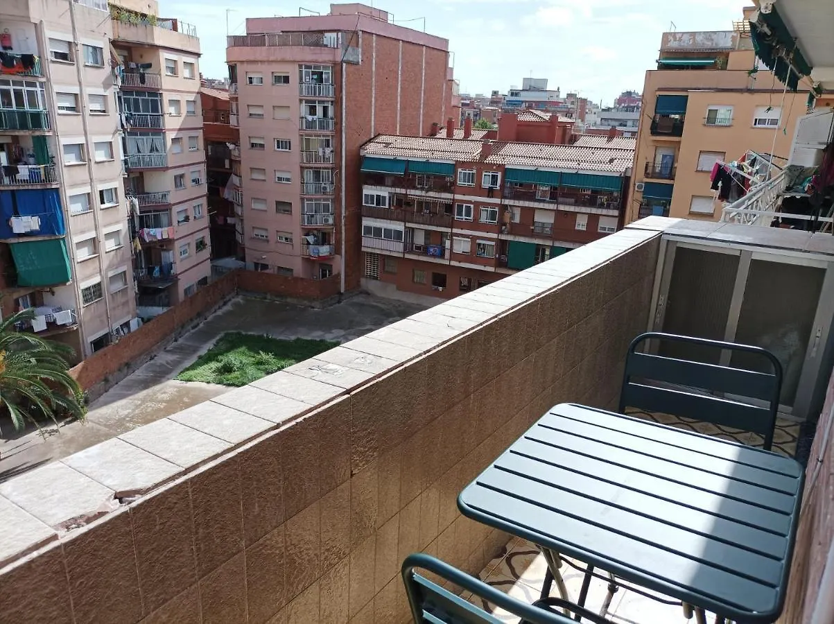Apartamento Cool! 5' To Metro. 15' To Center/Beach By Metro. Santa Coloma de Gramenet