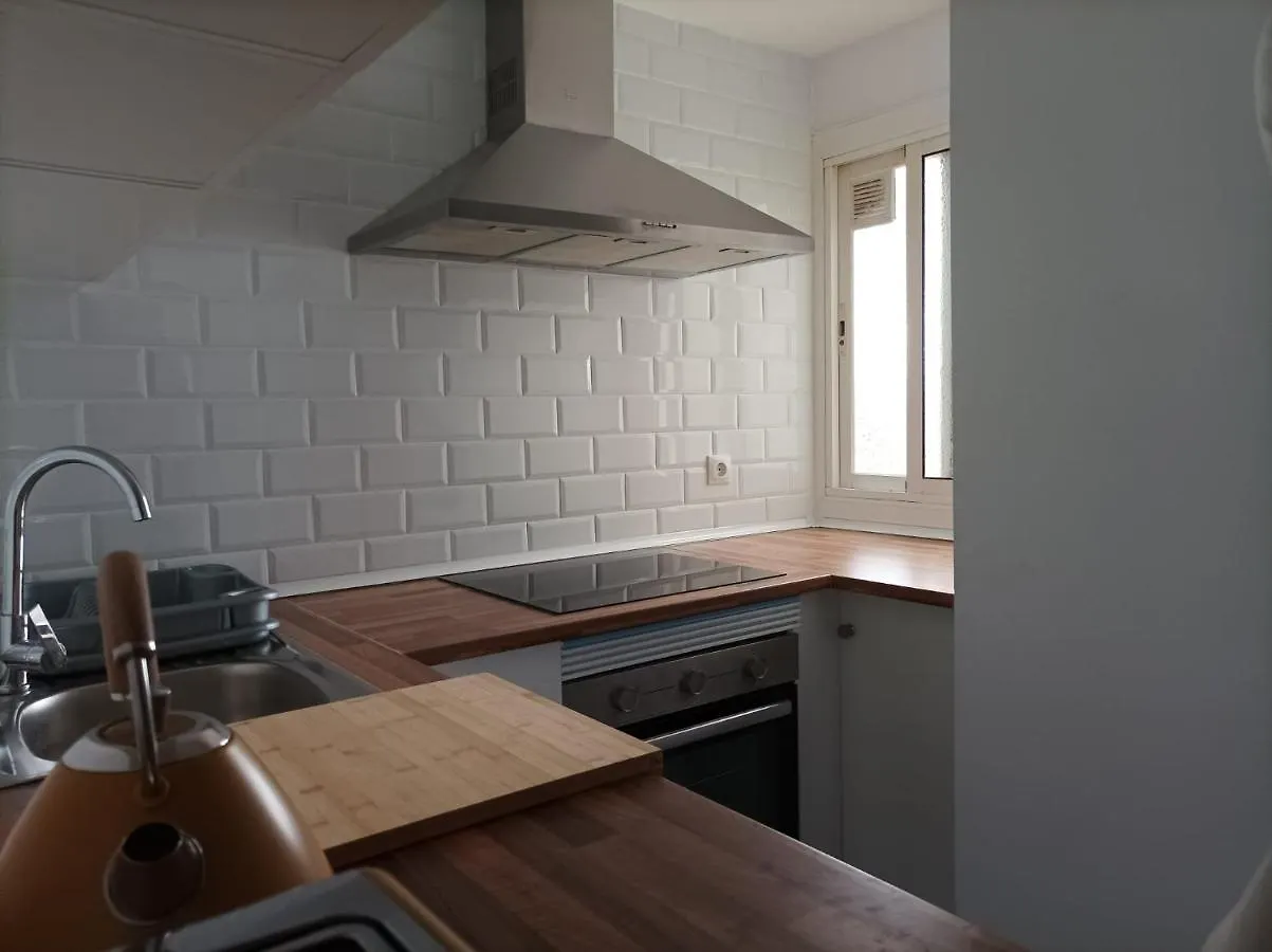 Cool! 5' To Metro. 15' To Center/Beach By Metro. Santa Coloma de Gramenet Apartamento